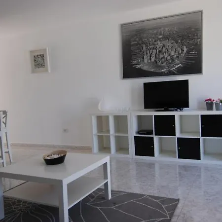 Timanfaya Apartment *